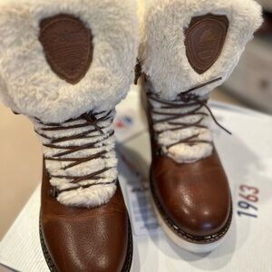 Pajar Penny Faux Fur Trim Lace-Up Women Boot Size 40 
Color Brown/White